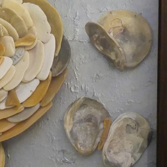 Wall art seashell flower with butterflies - Picture 4 of 4